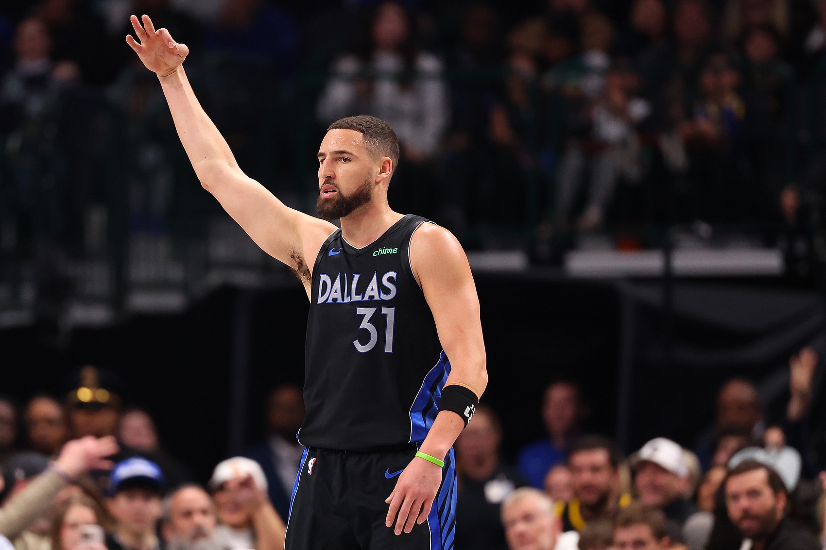 开云登录入口-克莱替补出战16分钟 7中3&三分3中2拿到8分2板2助1帽 正负值-4