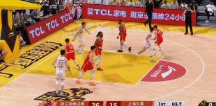 开云网页版中国官网-G4最大争议哨!塔克超远压哨三分,王哲林犯规了吗?专家解读给出答案|上海|大王|裁判|手部|广厦_新浪体育_新浪新闻
